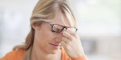Капли помогают снять неприятные ощущения в глазах