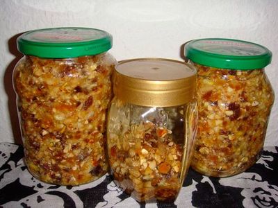 Витаминная смесь из сухофруктов и меда